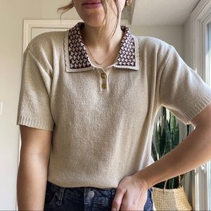 Vintage tan cream short sleeve sweater, adorable neck detail